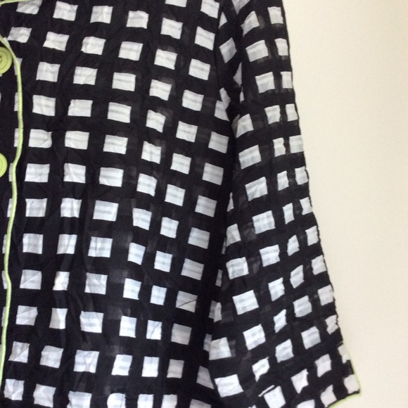 Ali Miles Tunic Top PL Artsy Sharkbite Hem Black White Button Up Contemporary - Picture 13 of 15